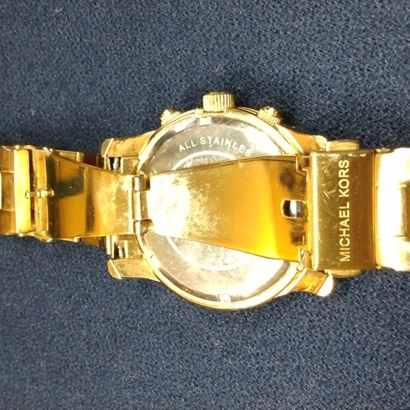 Michael Kors Runway Chronographic goldtone quartz watch 38mm good working cond. - Picture 5 of 6